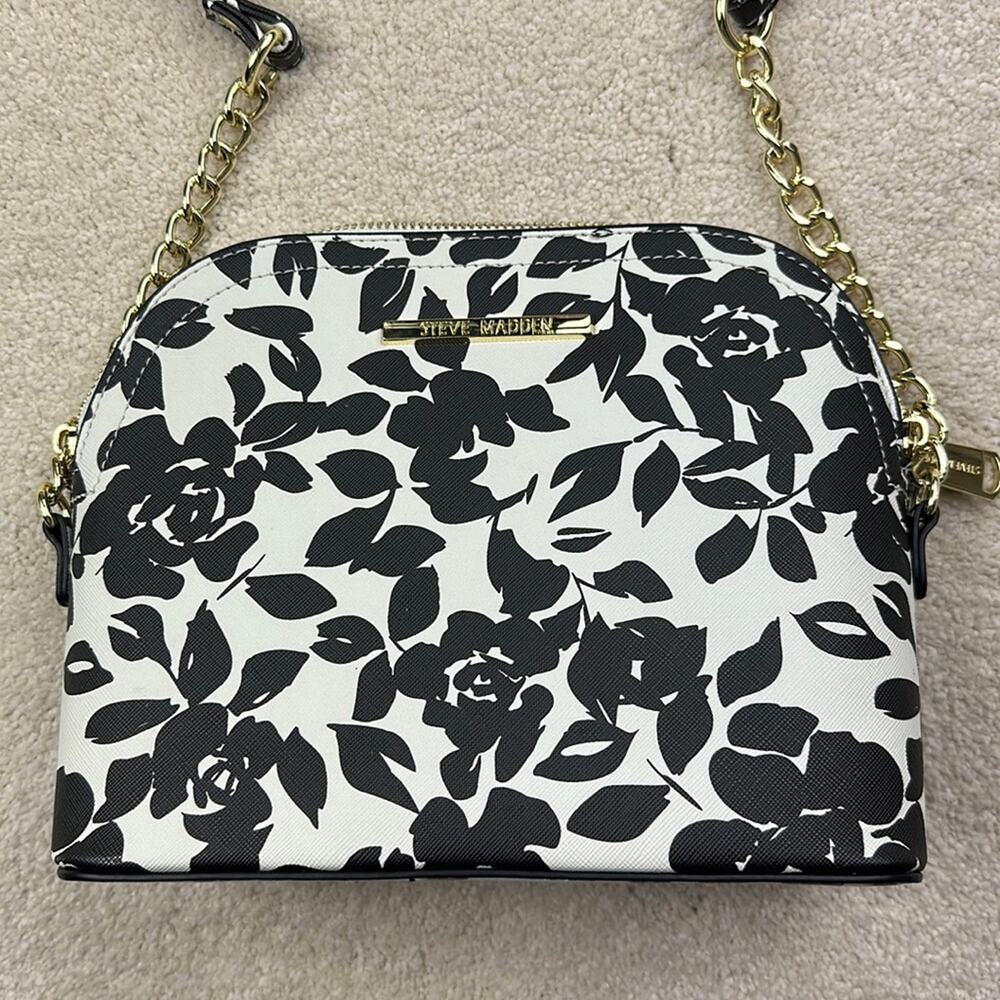 Steve Madden: Black and White Floral Cross Body